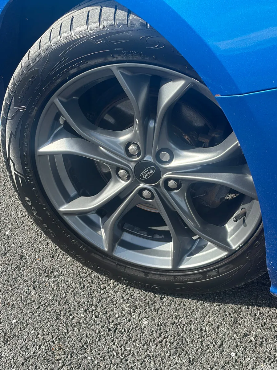 Ford Focus Hatchback, Diesel, 2020, Blue