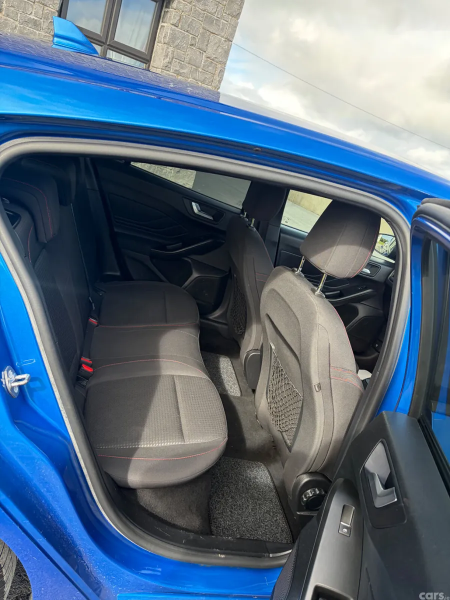 Ford Focus Hatchback, Diesel, 2020, Blue