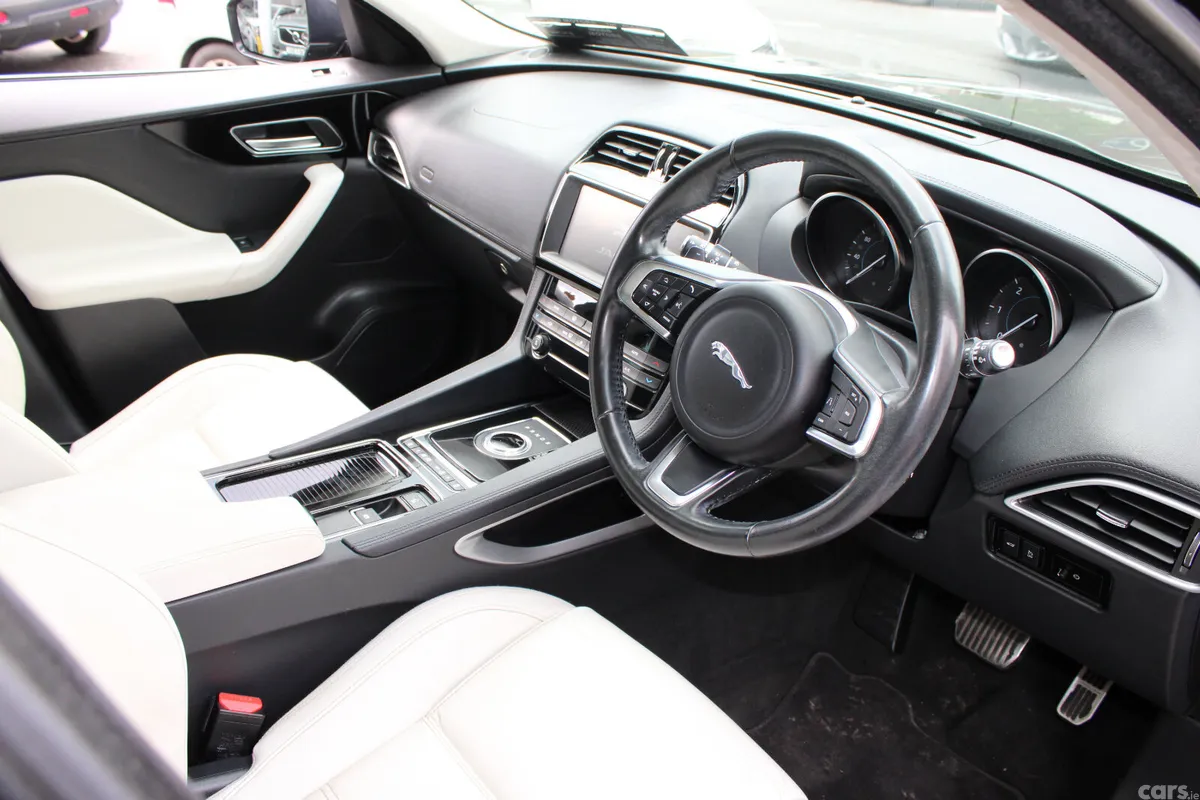 Jaguar F-Pace SUV, Diesel, 2019, Black