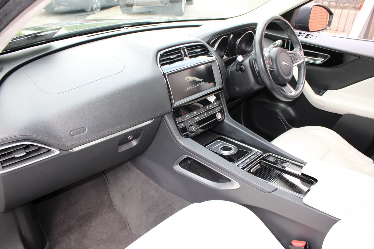 Jaguar F-Pace SUV, Diesel, 2019, Black