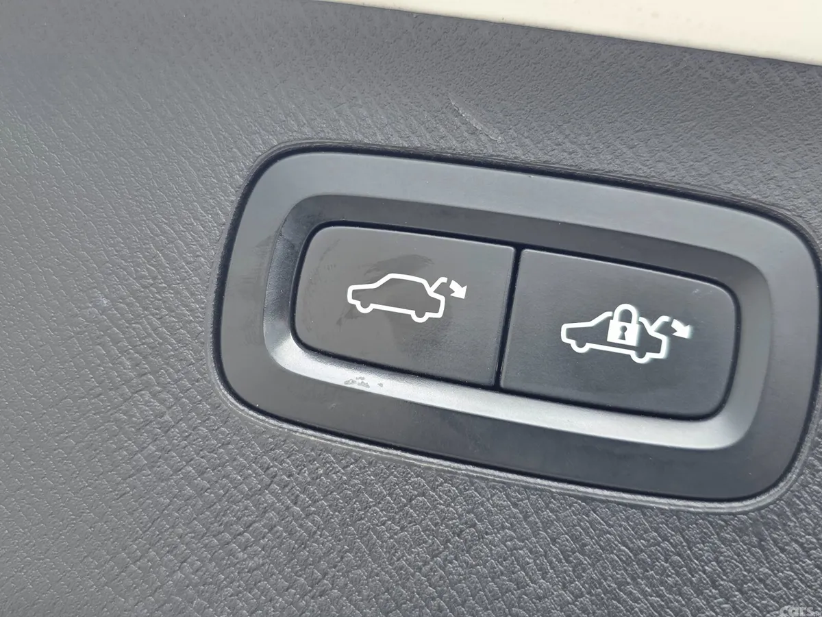Volvo XC90 SUV, Diesel, 2019, White