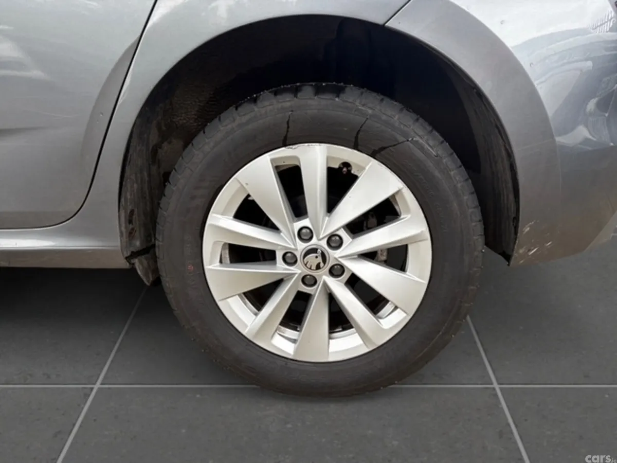 Skoda Kamiq Hatchback, Petrol, 2024, Grey