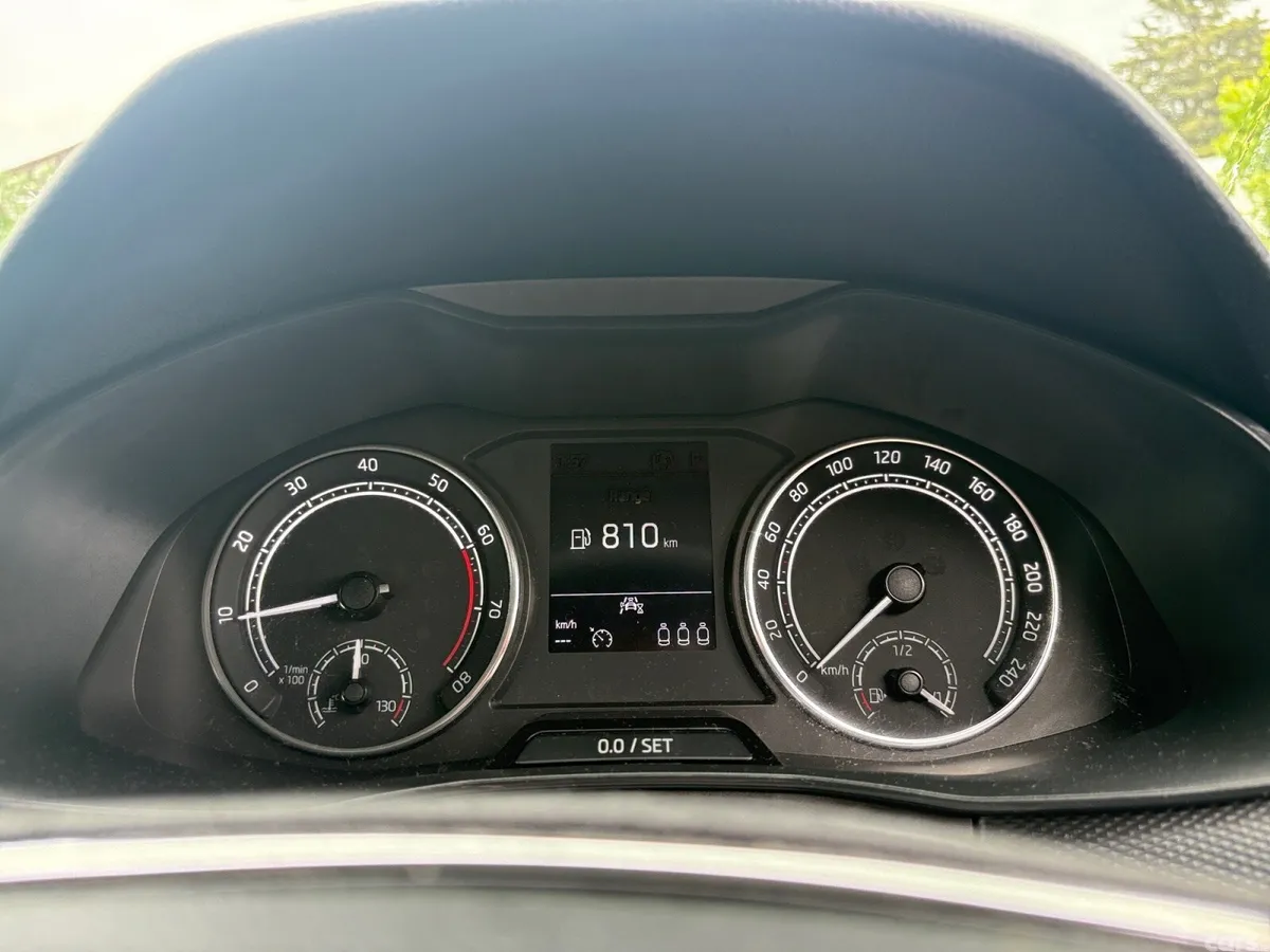 Skoda Kamiq Hatchback, Petrol, 2024, Grey