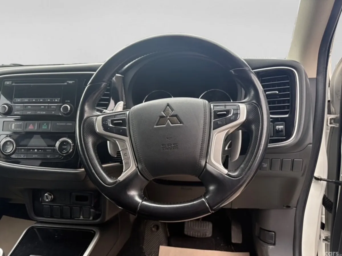Mitsubishi Outlander SUV, Petrol Plug-in Hybrid, 2016, White