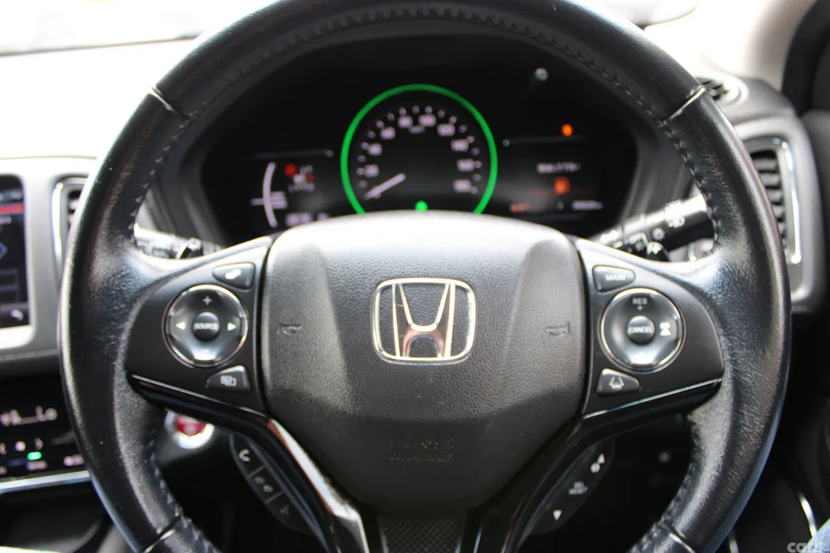 Honda Vezel MPV, Petrol Hybrid, 2017, White