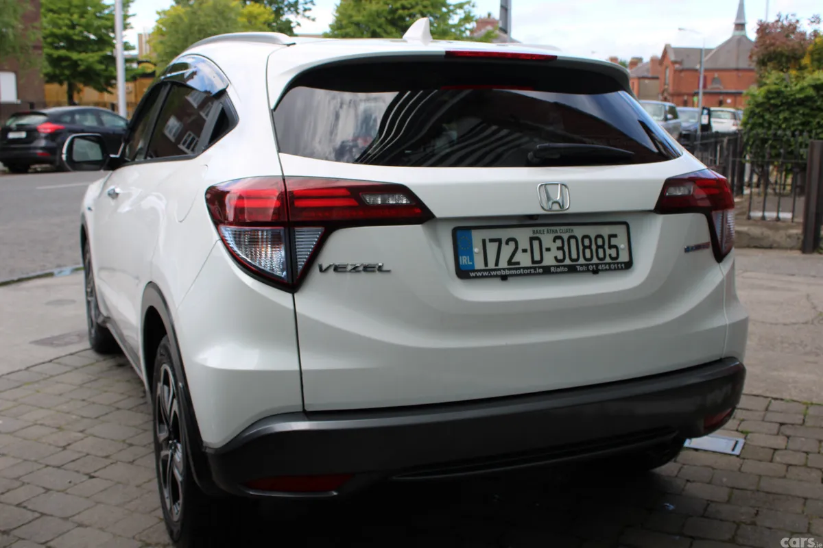 Honda Vezel MPV, Petrol Hybrid, 2017, White