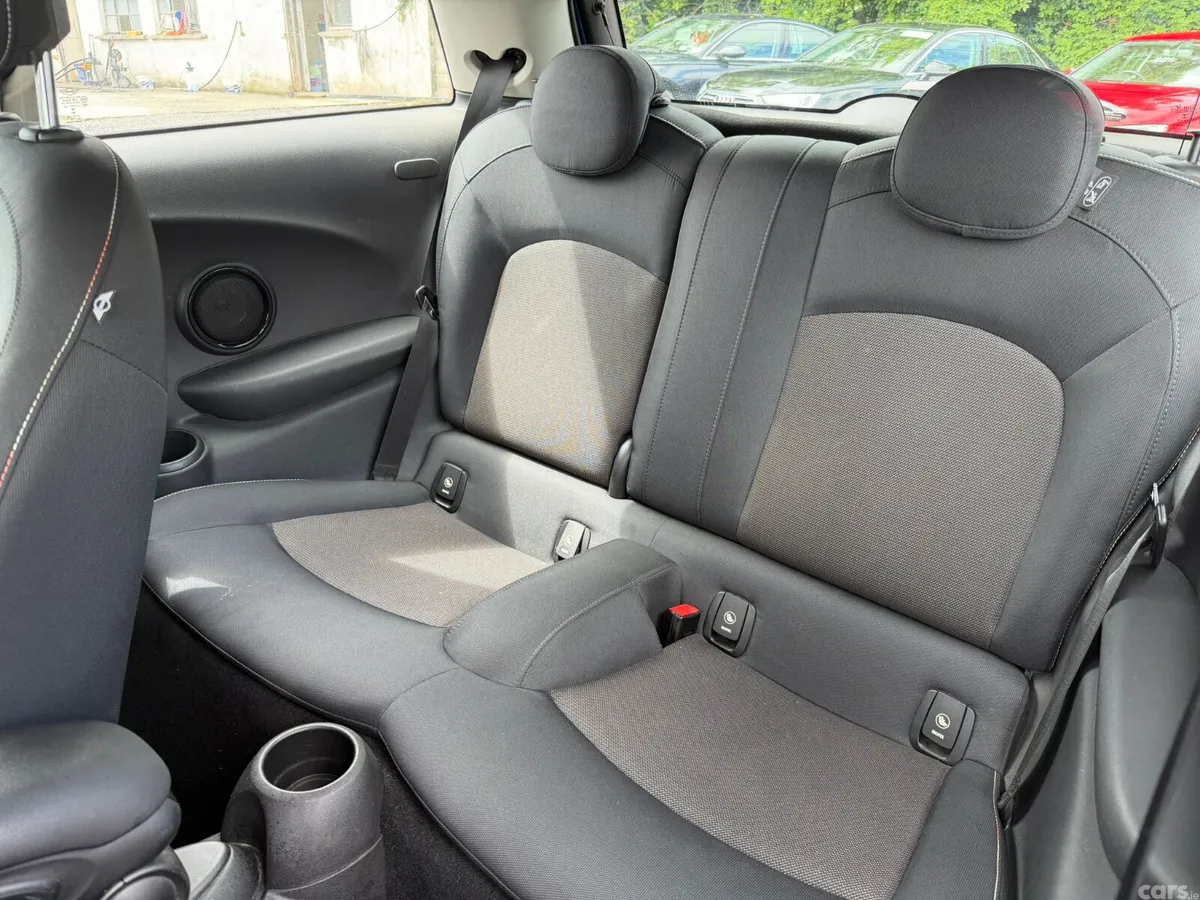 Mini Cooper Hatchback, Petrol, 2015, Blue