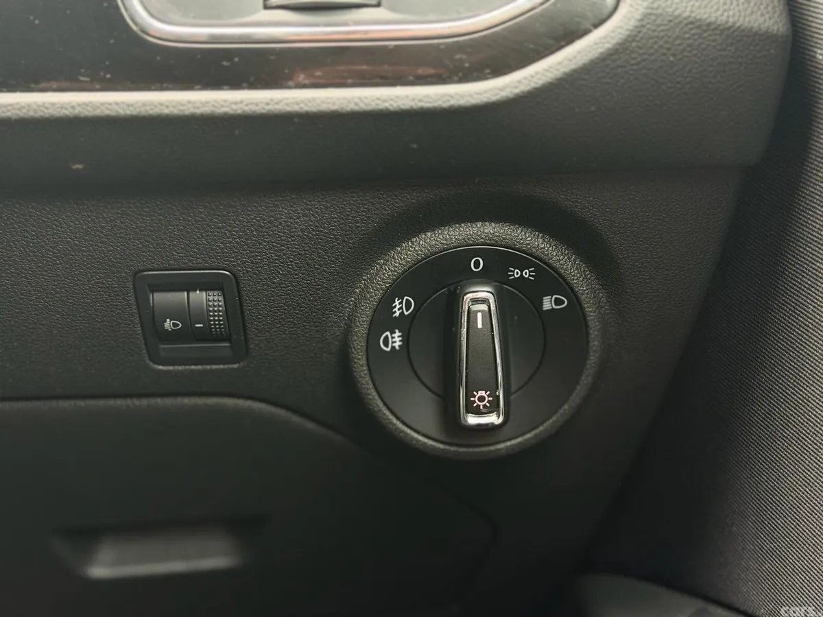 SEAT Leon Estate, Diesel, 2018, Red