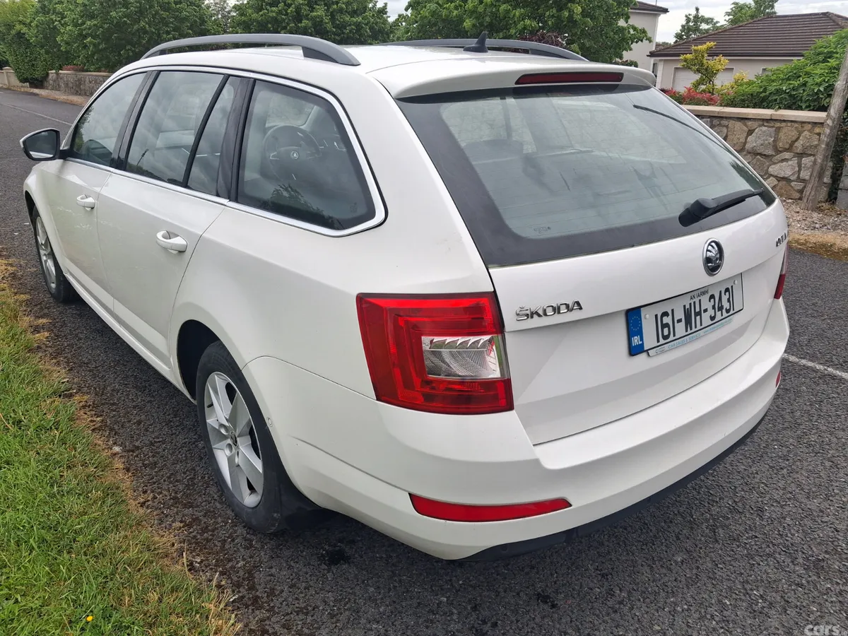 Skoda Octavia Estate, Diesel, 2016, White