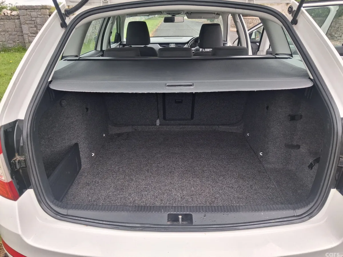 Skoda Octavia Estate, Diesel, 2016, White