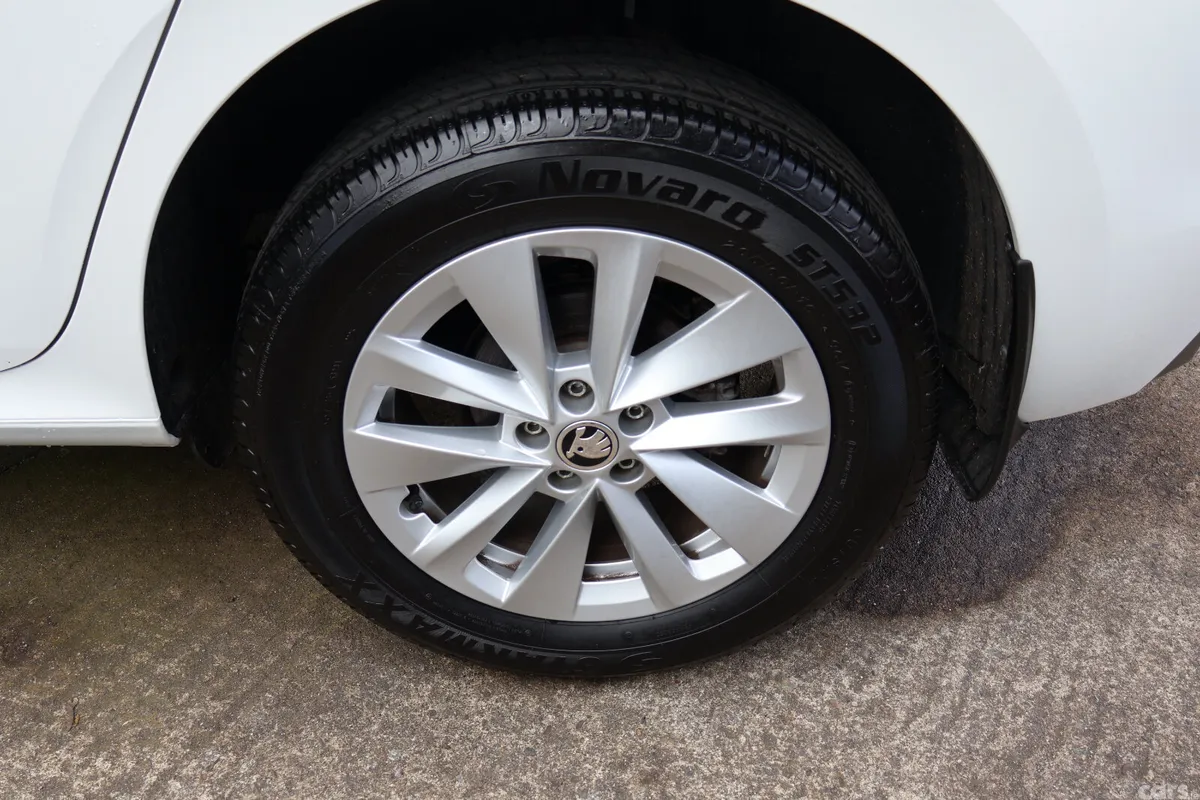 Skoda Kamiq Hatchback, Petrol, 2024, White