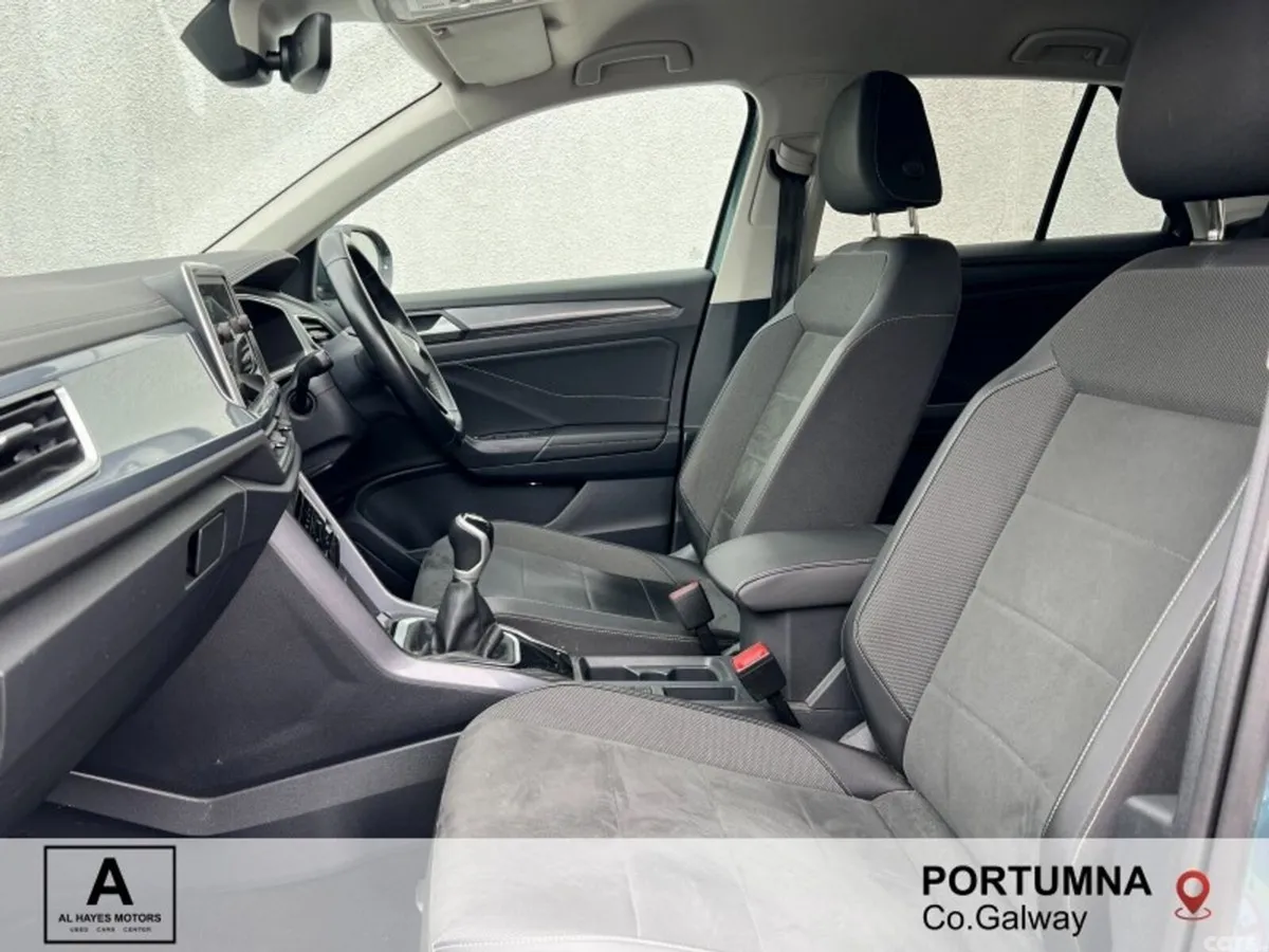Volkswagen T-Roc SUV, Petrol, 2023, Blue