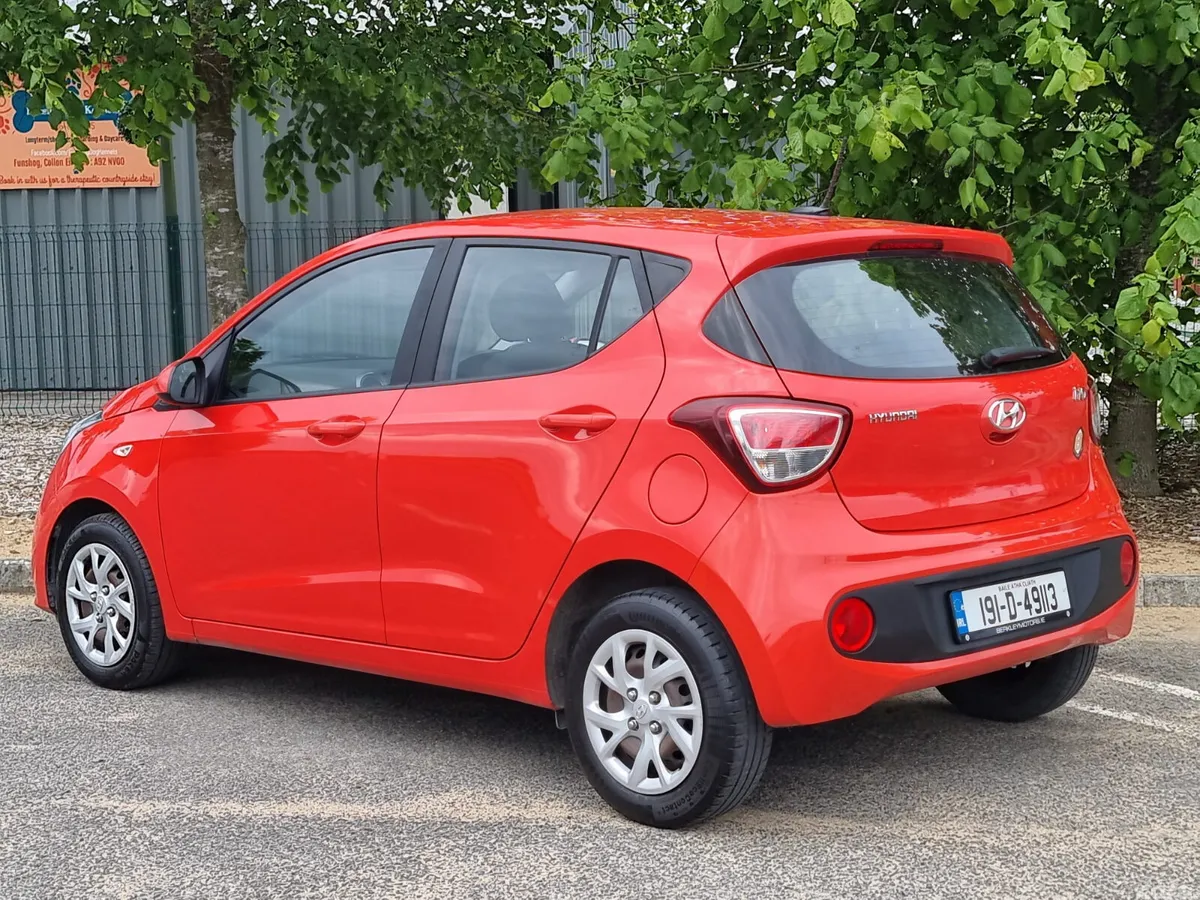 Hyundai i10 Hatchback, Petrol, 2019, Red