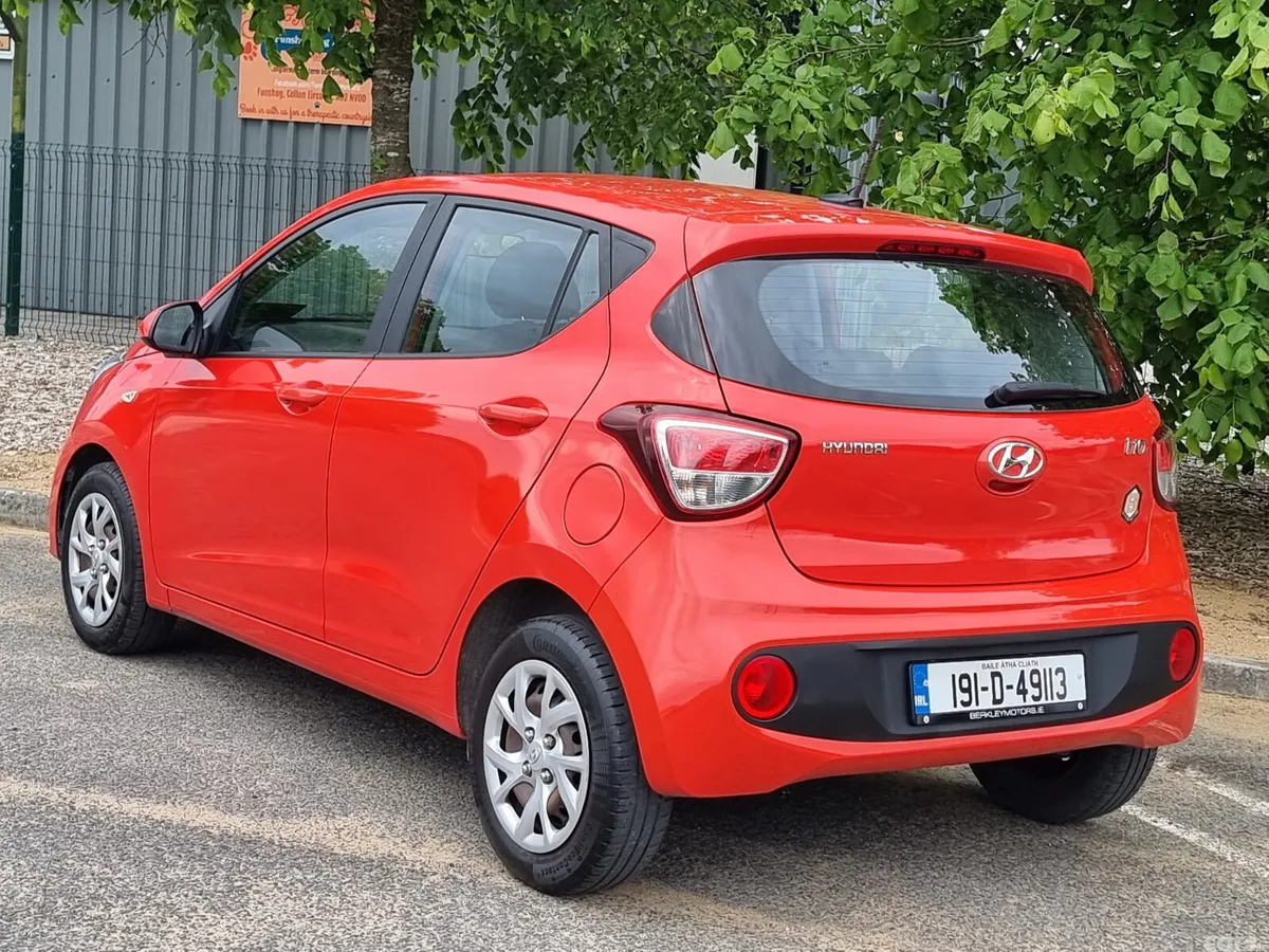 Hyundai i10 Hatchback, Petrol, 2019, Red