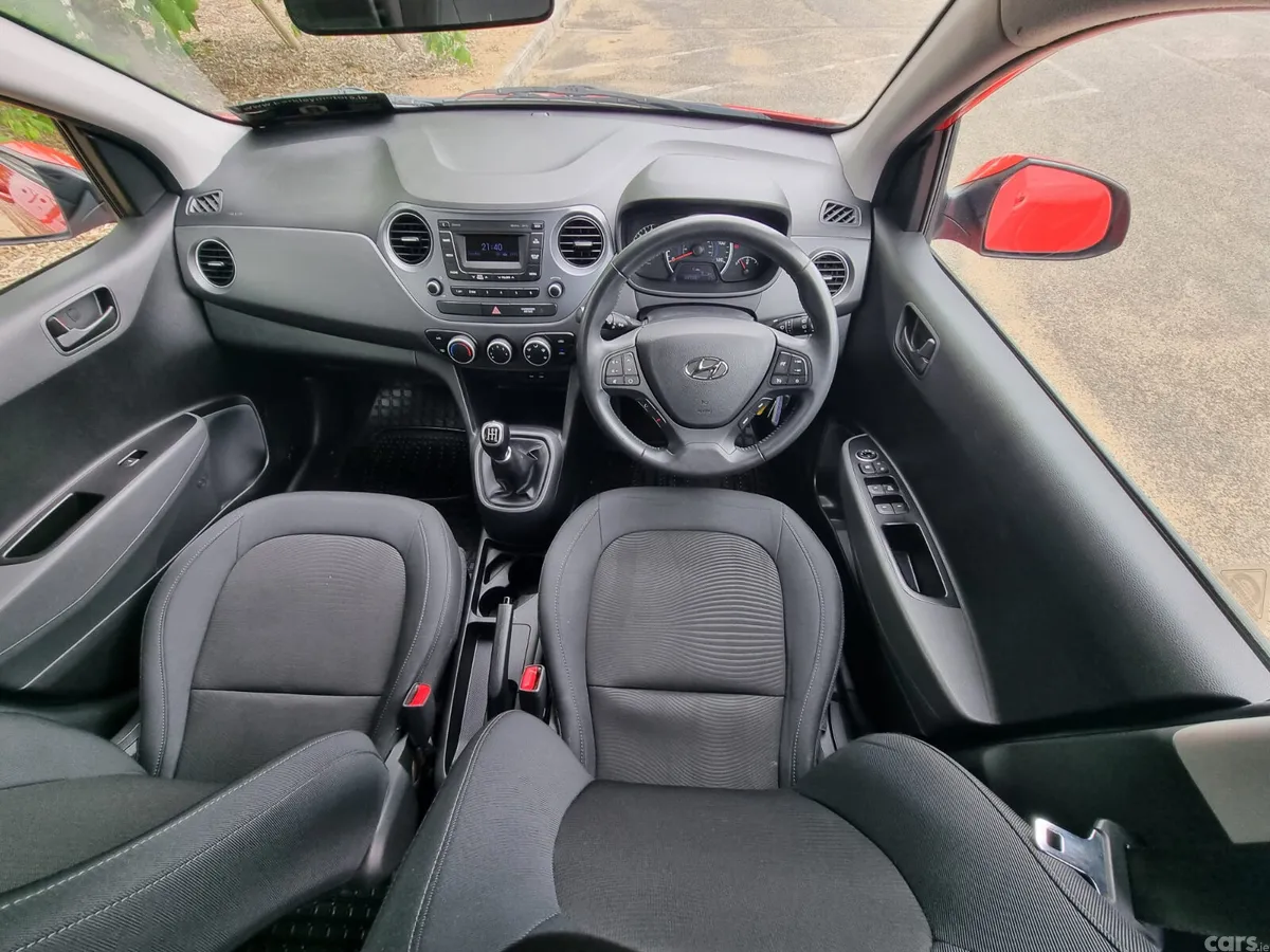 Hyundai i10 Hatchback, Petrol, 2019, Red