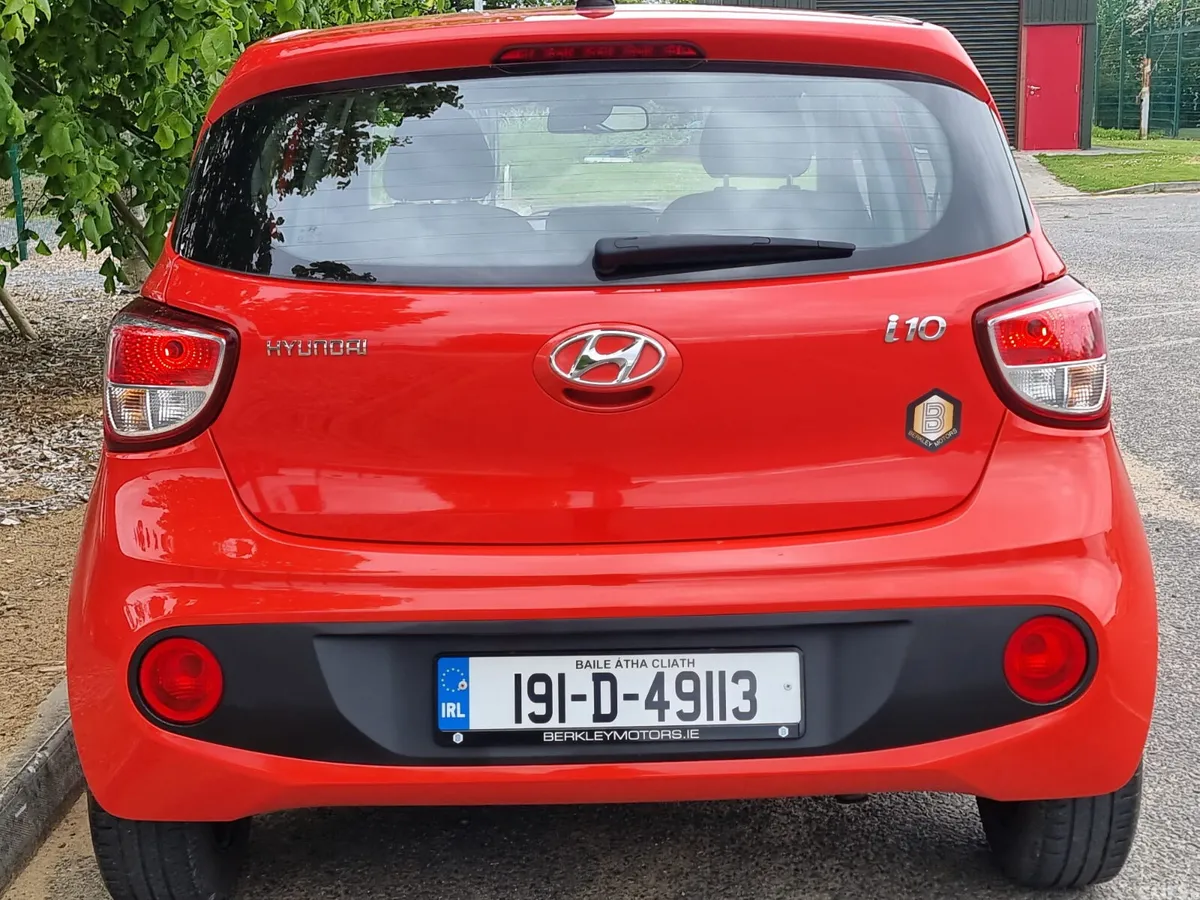 Hyundai i10 Hatchback, Petrol, 2019, Red