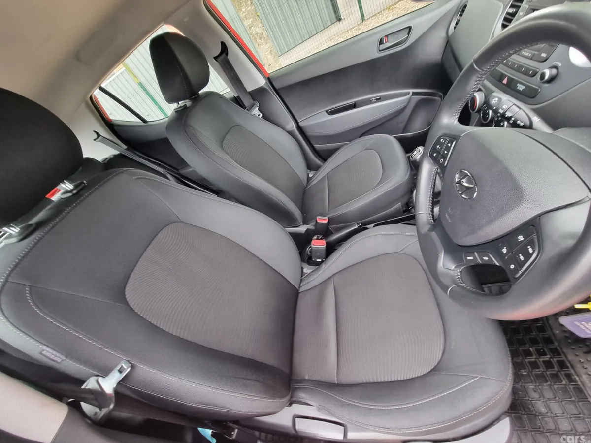 Hyundai i10 Hatchback, Petrol, 2019, Red