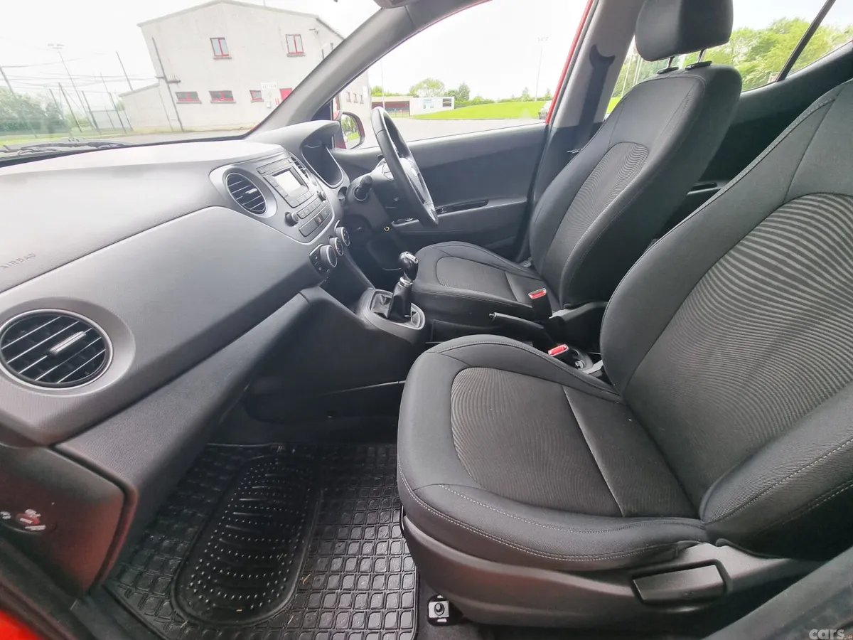 Hyundai i10 Hatchback, Petrol, 2019, Red