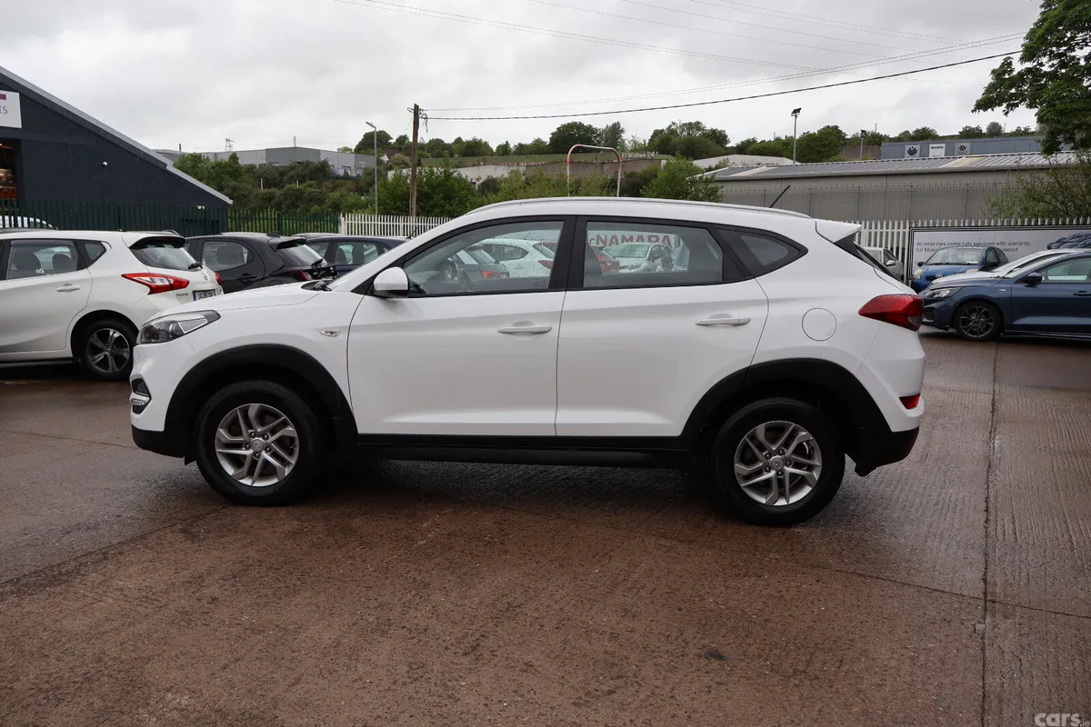 Hyundai Tucson SUV, Petrol, 2018, White