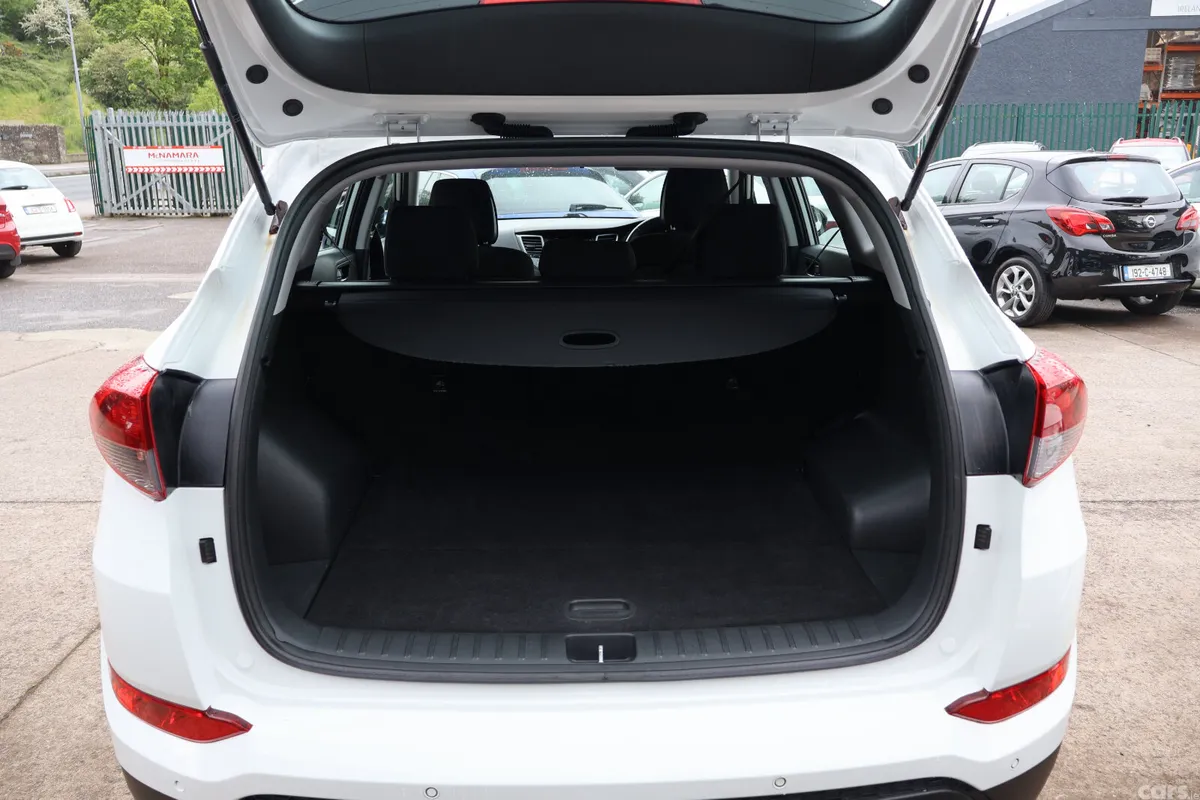 Hyundai Tucson SUV, Petrol, 2018, White
