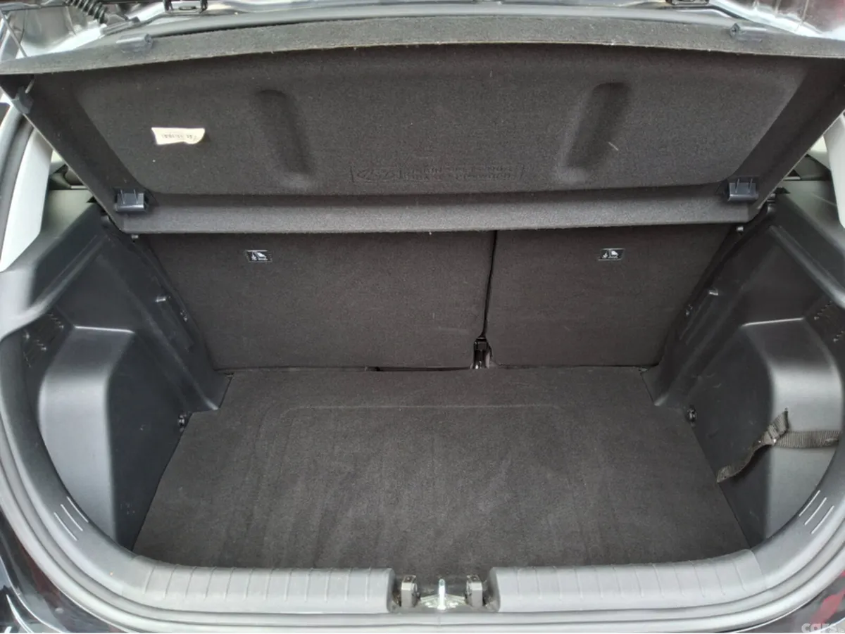 Hyundai i20 Hatchback, Petrol, 2022, Black