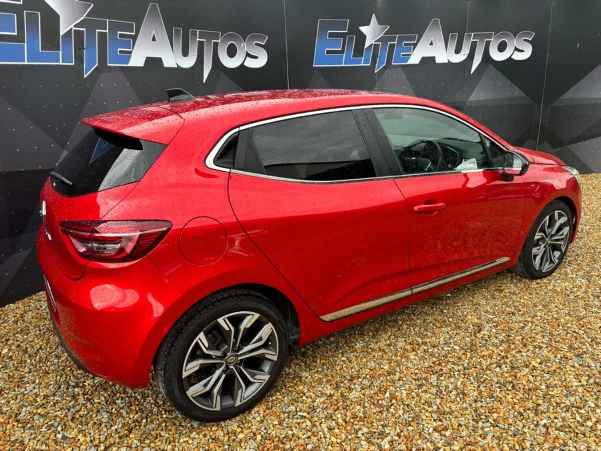 Renault Clio Hatchback, Petrol, 2021, Red