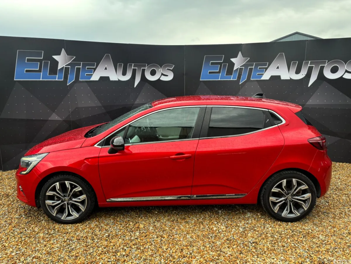 Renault Clio Hatchback, Petrol, 2021, Red