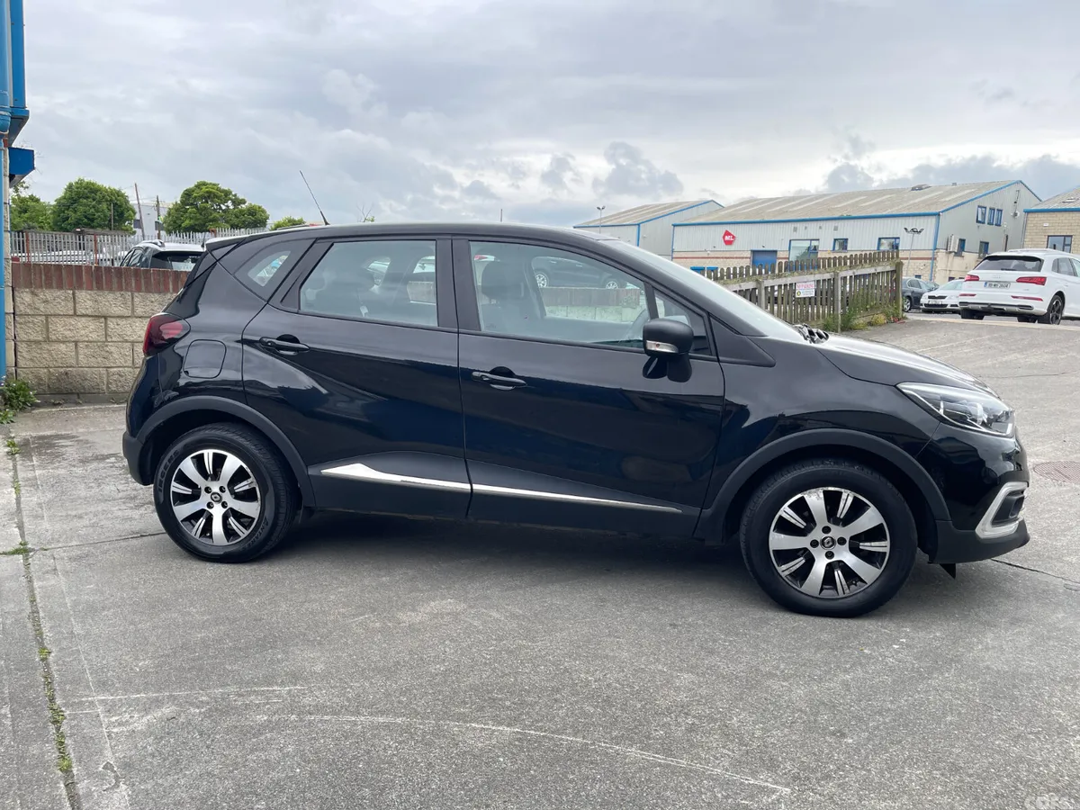 Renault Captur Hatchback, Petrol, 2019, Black