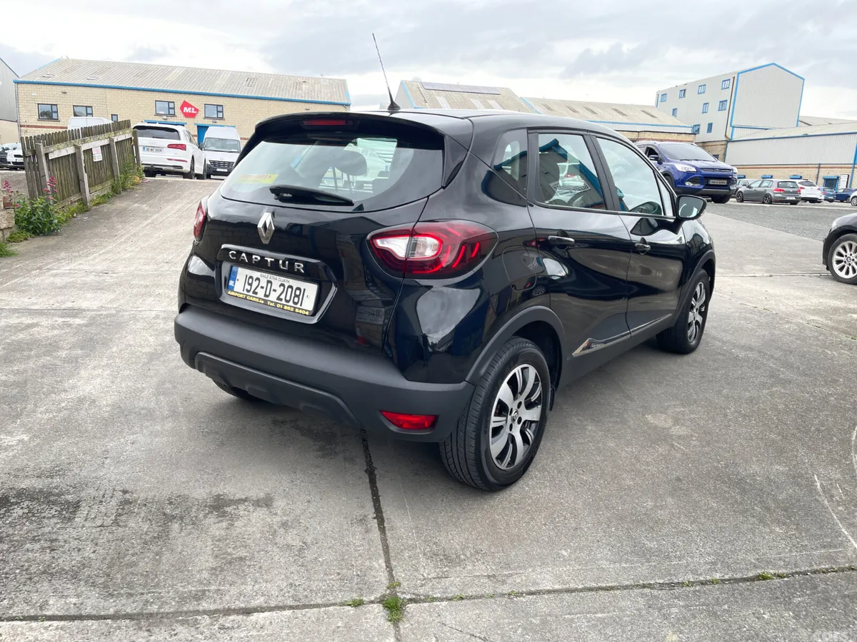 Renault Captur Hatchback, Petrol, 2019, Black