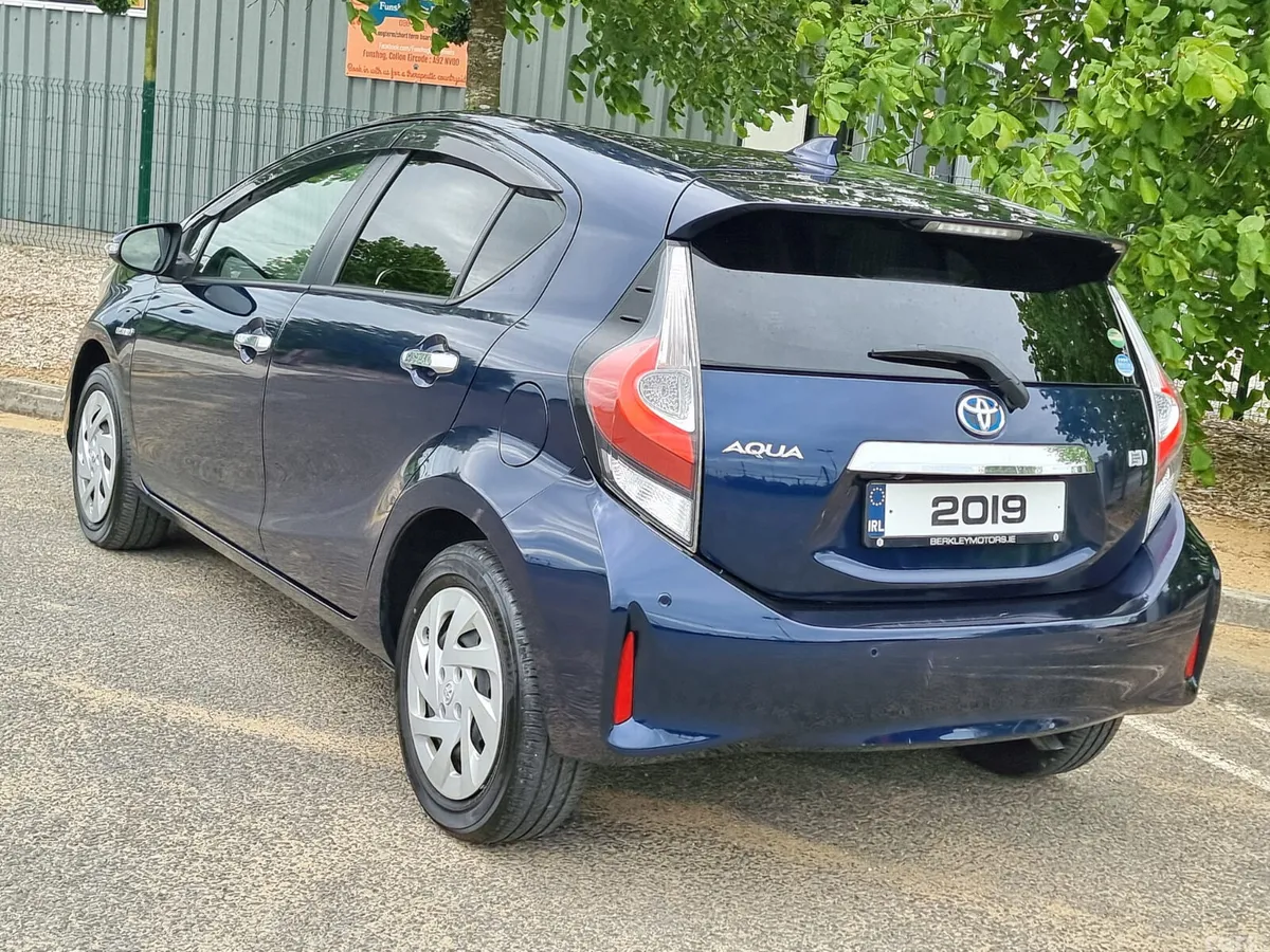 Toyota Aqua Hatchback, Petrol Hybrid, 2019, Blue