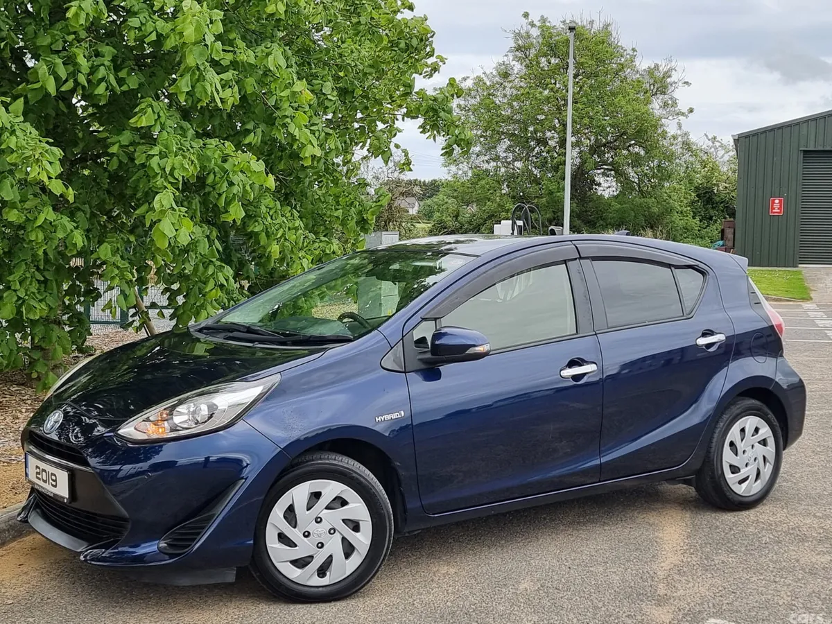 Toyota Aqua Hatchback, Petrol Hybrid, 2019, Blue