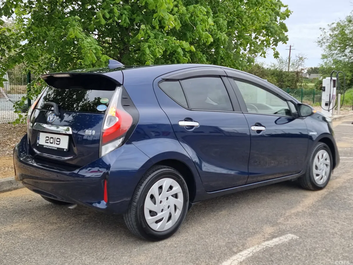 Toyota Aqua Hatchback, Petrol Hybrid, 2019, Blue