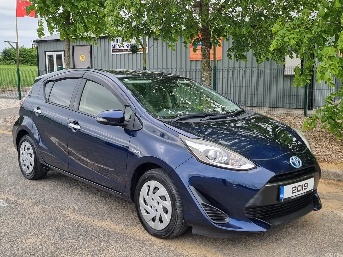 Toyota Aqua Hatchback, Petrol Hybrid, 2019, Blue