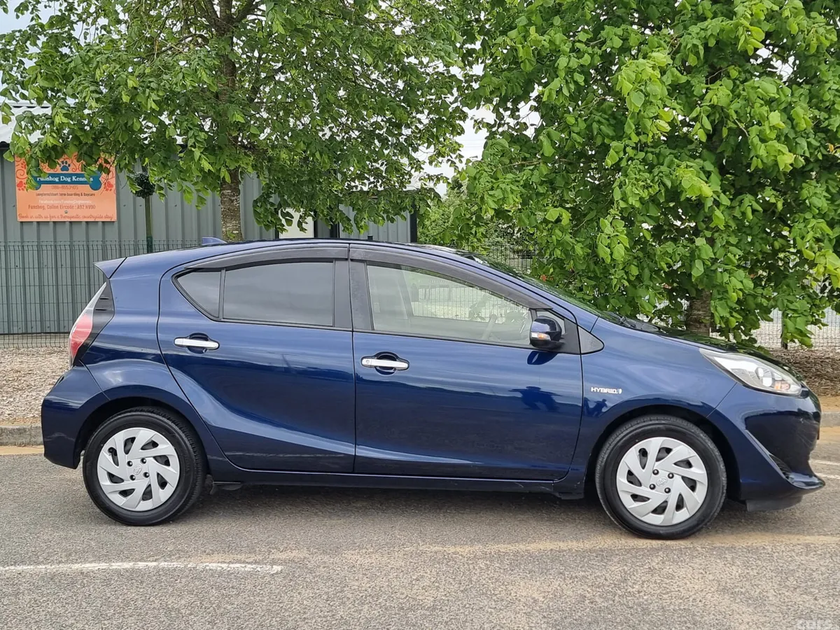 Toyota Aqua Hatchback, Petrol Hybrid, 2019, Blue