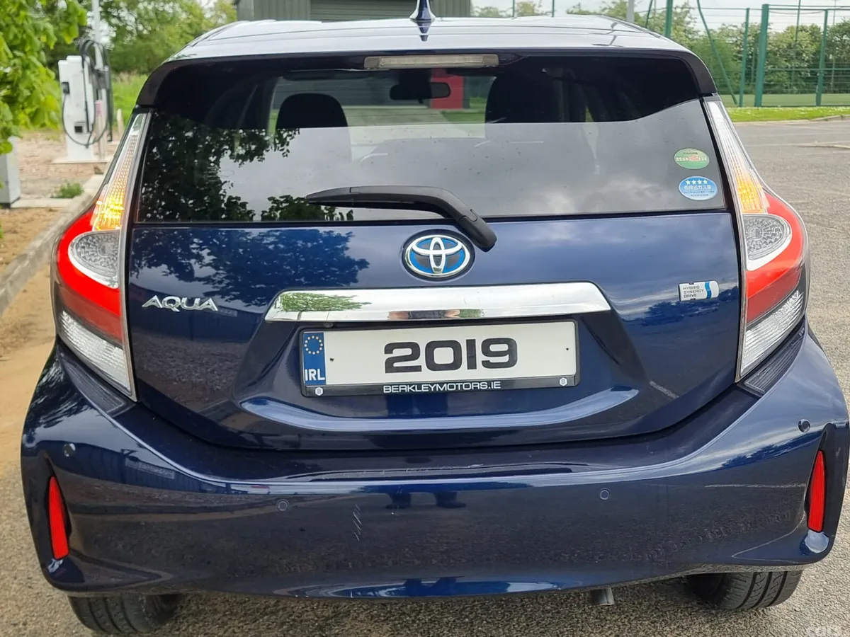 Toyota Aqua Hatchback, Petrol Hybrid, 2019, Blue