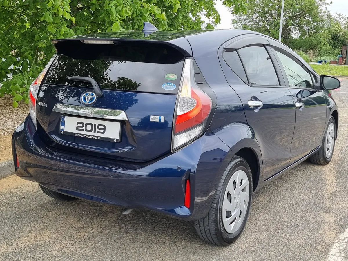 Toyota Aqua Hatchback, Petrol Hybrid, 2019, Blue