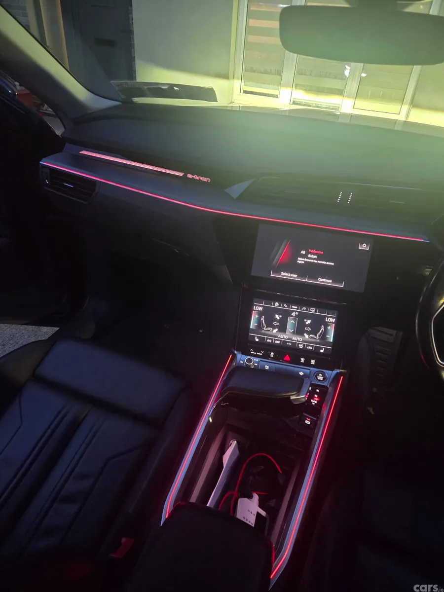 Audi e-tron Estate/Jeep, Electric, 2021, Blue
