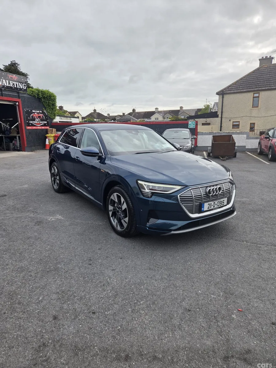 Audi e-tron Estate/Jeep, Electric, 2021, Blue