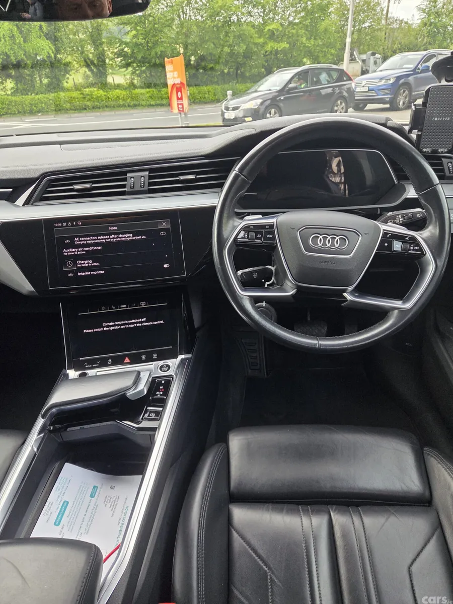 Audi e-tron Estate/Jeep, Electric, 2021, Blue