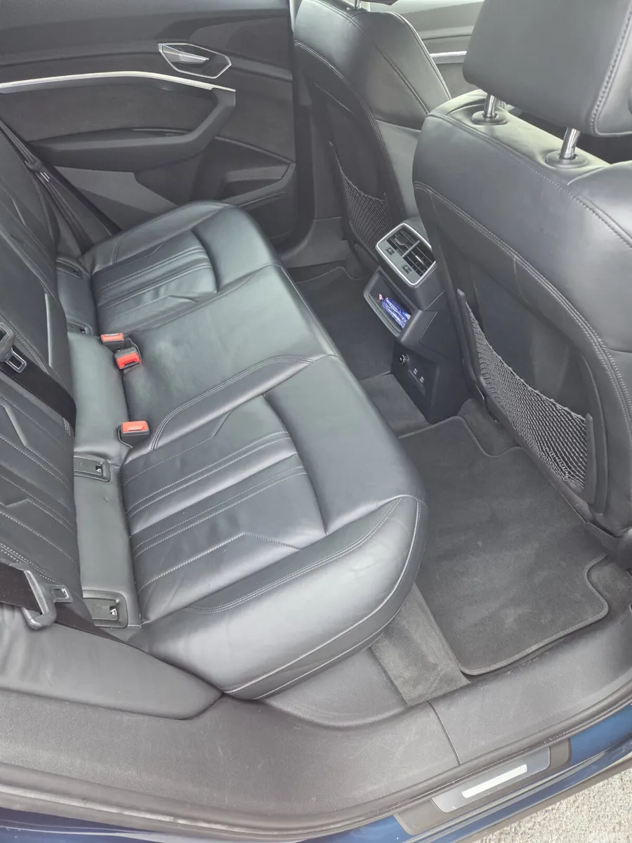 Audi e-tron Estate/Jeep, Electric, 2021, Blue
