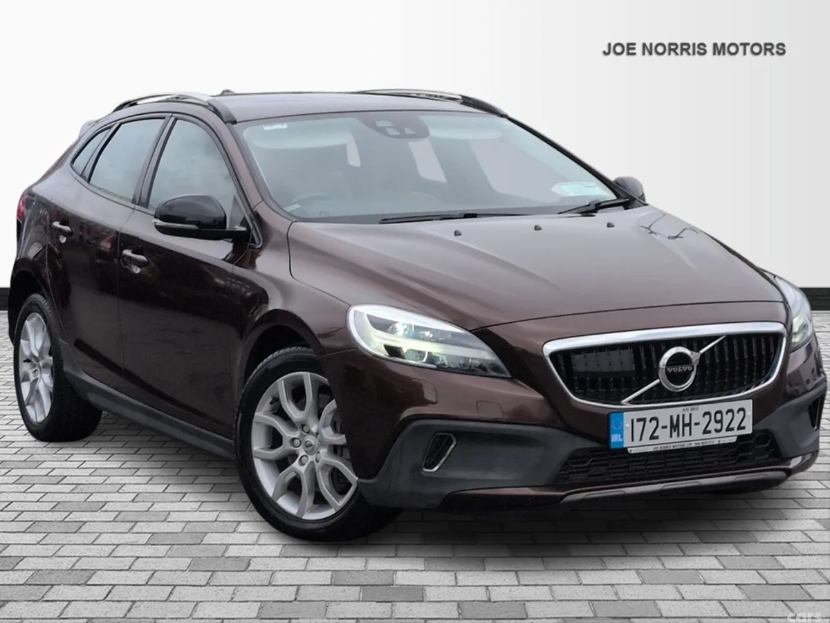 Volvo V40 Hatchback, Diesel, 2017, Brown