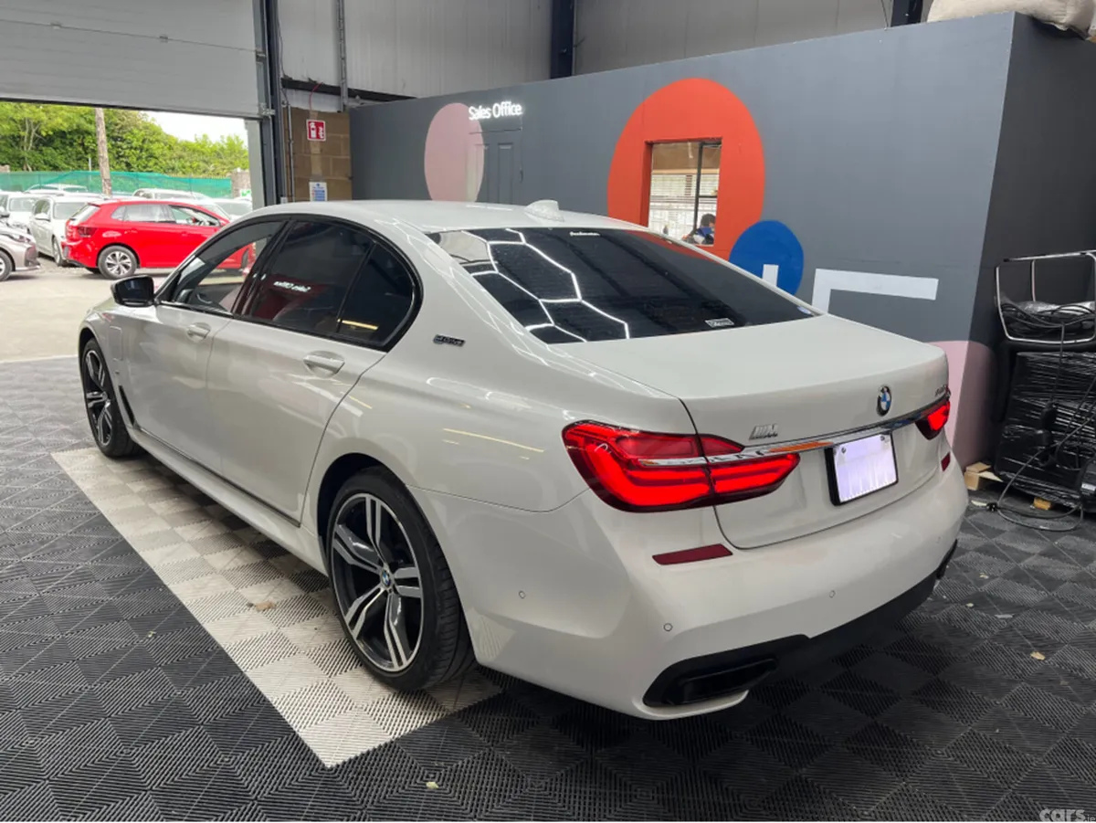 BMW 7-Series Saloon, Petrol Plug-in Hybrid, 2017, White
