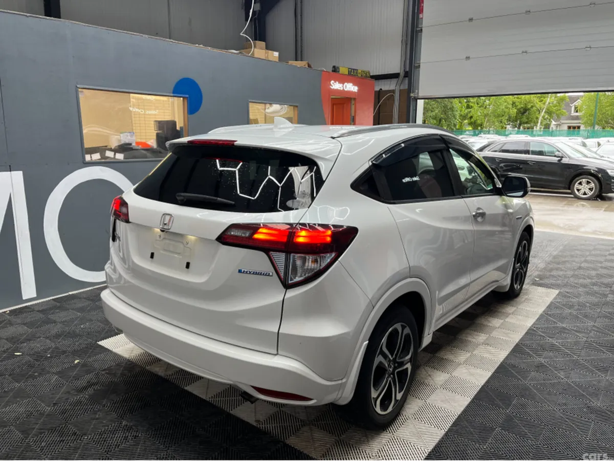 Honda Vezel SUV, Petrol Hybrid, 2016, White