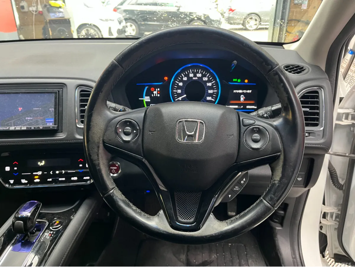 Honda Vezel SUV, Petrol Hybrid, 2016, White