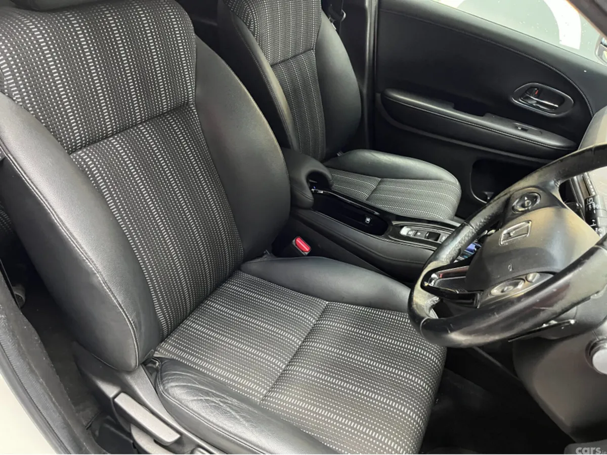 Honda Vezel SUV, Petrol Hybrid, 2016, White