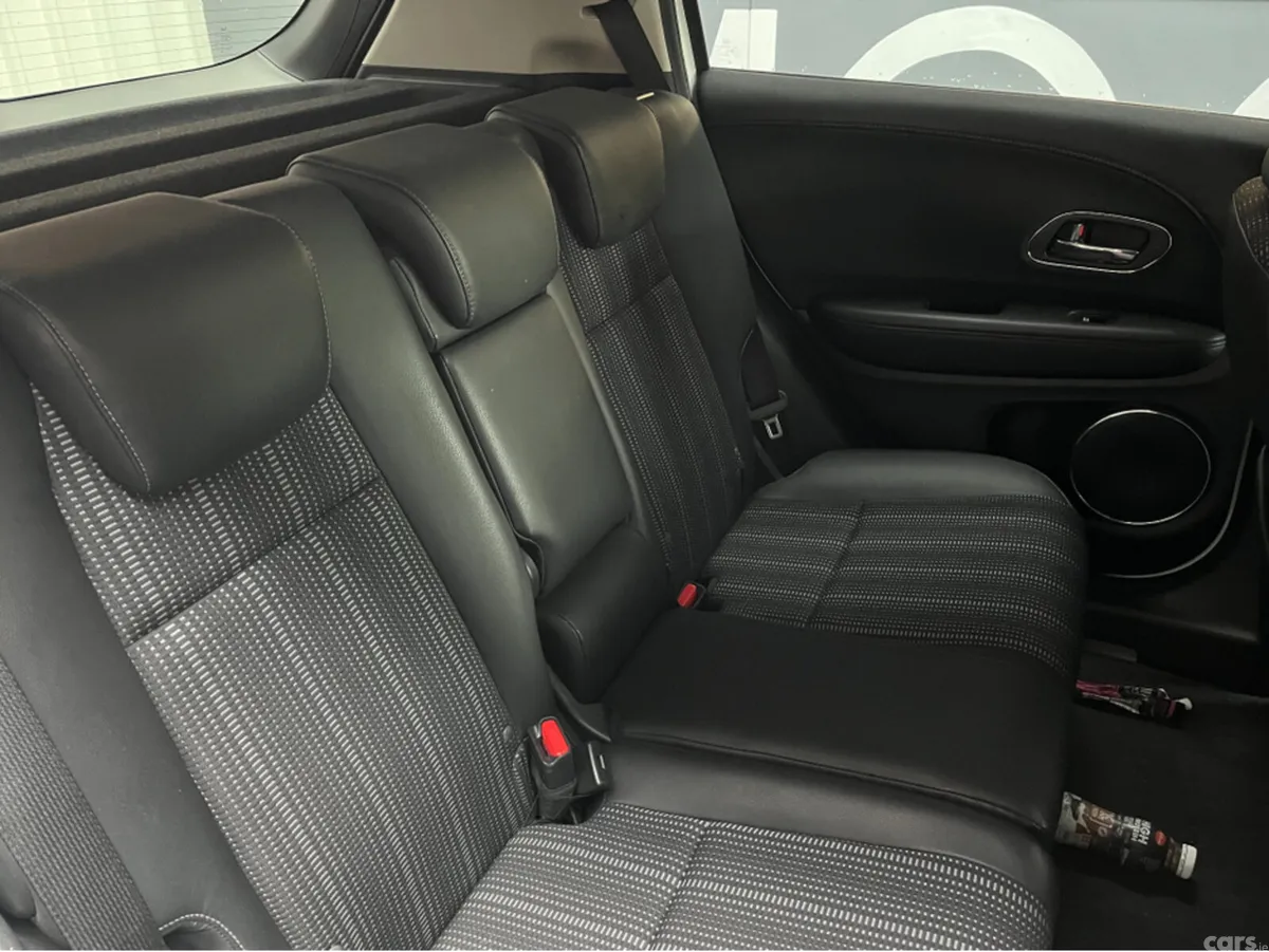 Honda Vezel SUV, Petrol Hybrid, 2016, White