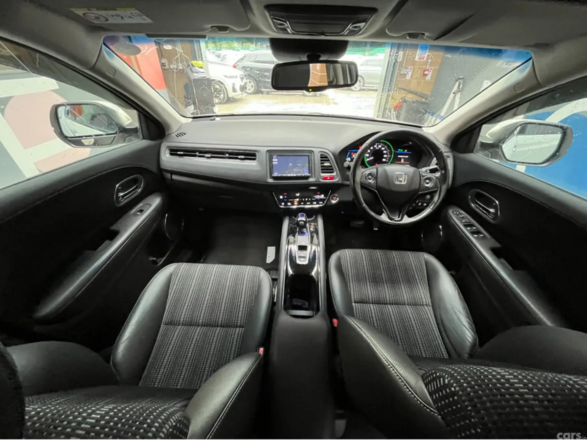 Honda Vezel SUV, Petrol Hybrid, 2016, White