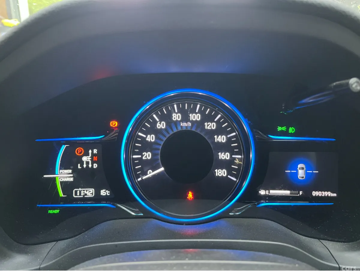 Honda Vezel SUV, Petrol Hybrid, 2016, White
