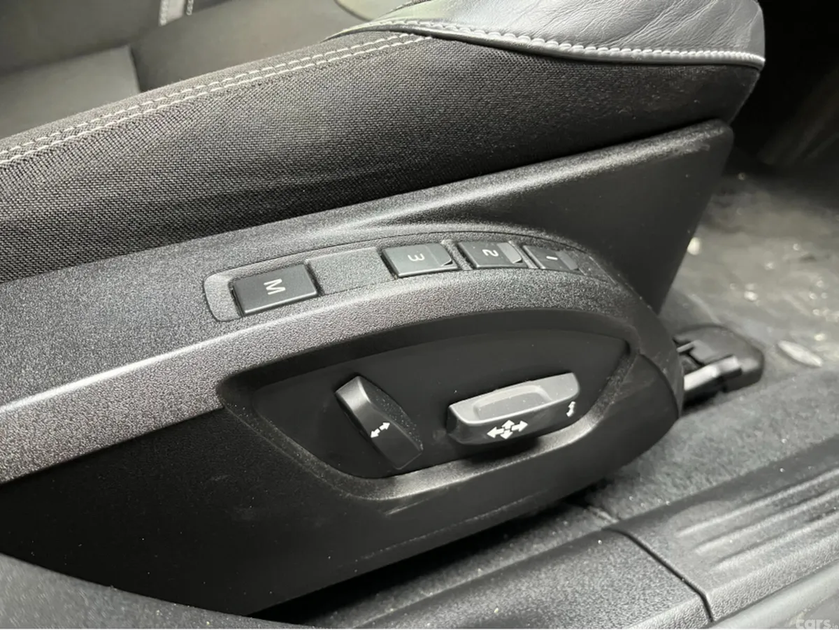 Volvo V40 Hatchback, Petrol, 2015, Silver
