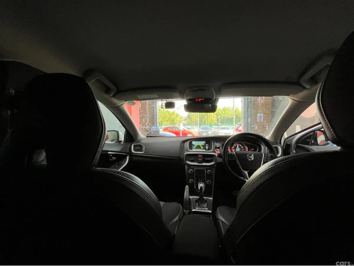 Volvo V40 Hatchback, Petrol, 2015, Silver